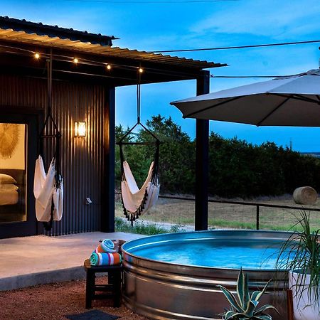 Container Haus Pet Friendly With Cowboy Pool Fredericksburg Exterior foto
