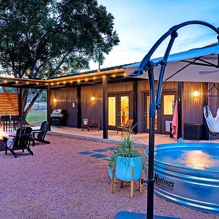 Container Haus Pet Friendly With Cowboy Pool Fredericksburg Exterior foto