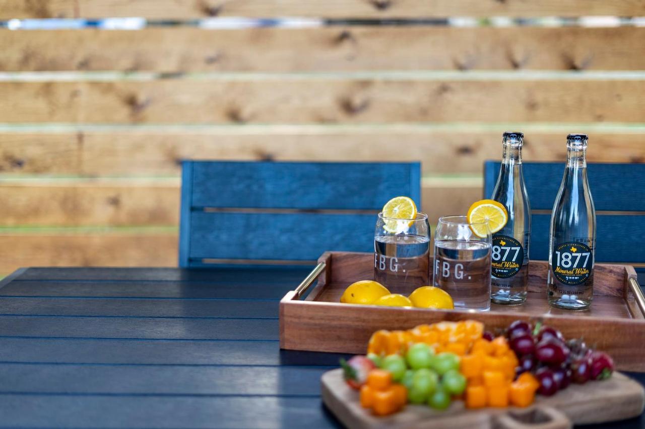 Container Haus Pet Friendly With Cowboy Pool Fredericksburg Exterior foto