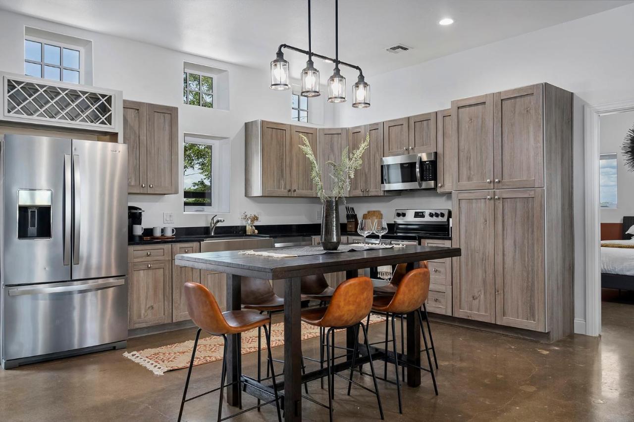 Container Haus Pet Friendly With Cowboy Pool Fredericksburg Exterior foto