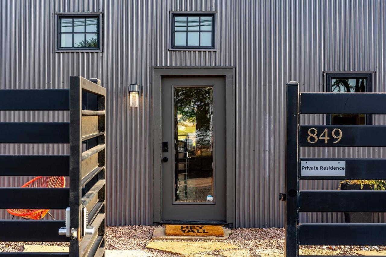 Container Haus Pet Friendly With Cowboy Pool Fredericksburg Exterior foto